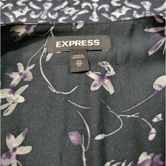 NWOT Express Black & Pink Floral Tie Waist Wrap Kimono Chic Classy Dressy Blouse - Picture 5 of 6